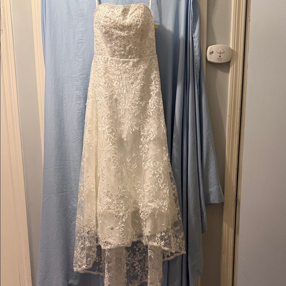 Chic Strapless Lace Dress